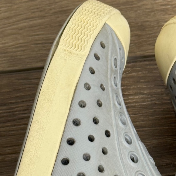 Native Jefferson Youth Unisex Slip-On Shoes Gray/Off White Size 8 Toddler Summer - Picture 8 of 10